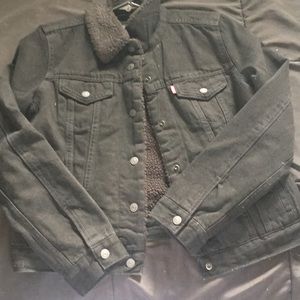 Levi’s women’s original Sherpa trucker jacket